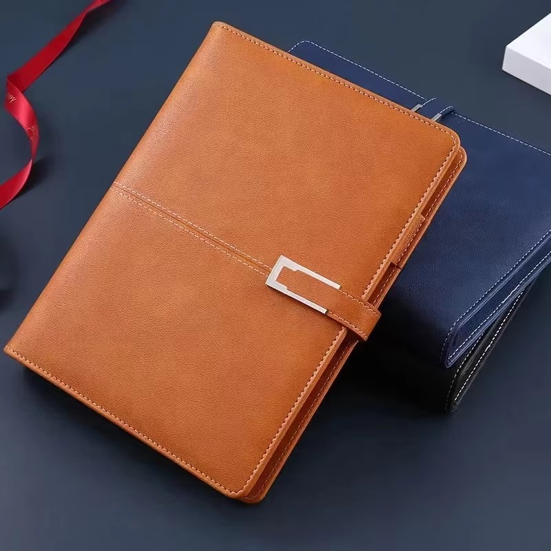 レザー日記帳 A5 ハードカバーノートブック ペン収納付き、 - Leather Work Notebook のレビューと価格